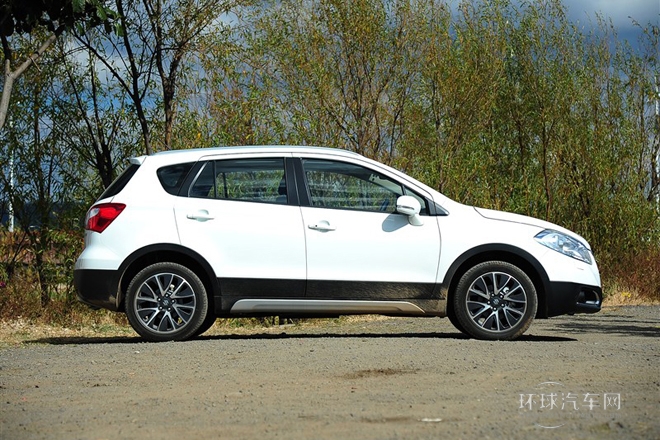 2014款 1.6L CVT四驅(qū)尊貴型