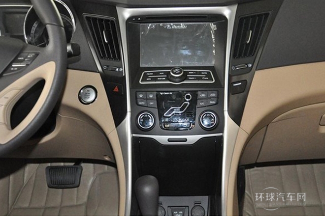 2013款 2.4L 自動尊貴版 國IV