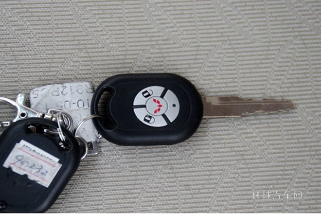 2013款 1.5L舒適型L2B