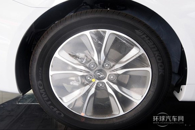 2013款 2.4L 自動領(lǐng)先版 國V