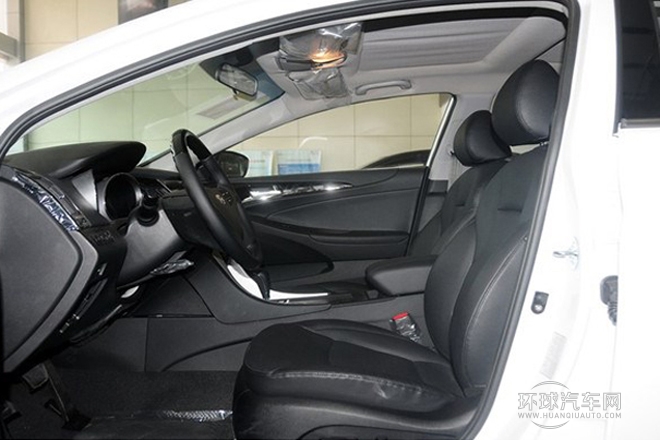 2013款 2.4L 自動領(lǐng)先版 國V