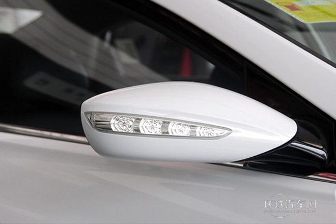 2013款 2.4L 自動(dòng)領(lǐng)先版 國(guó)V