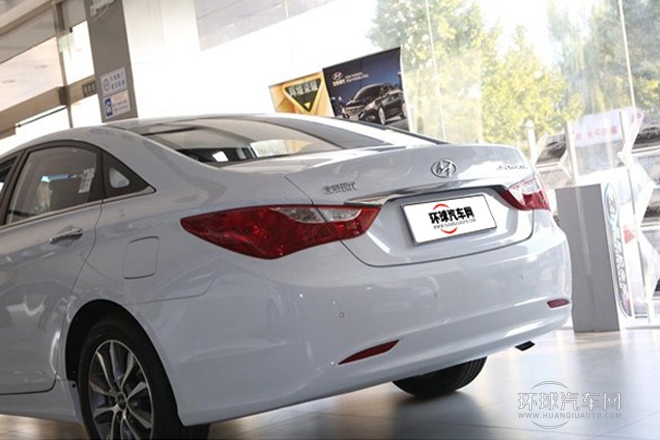 2013款 2.4L 自動領(lǐng)先版 國V