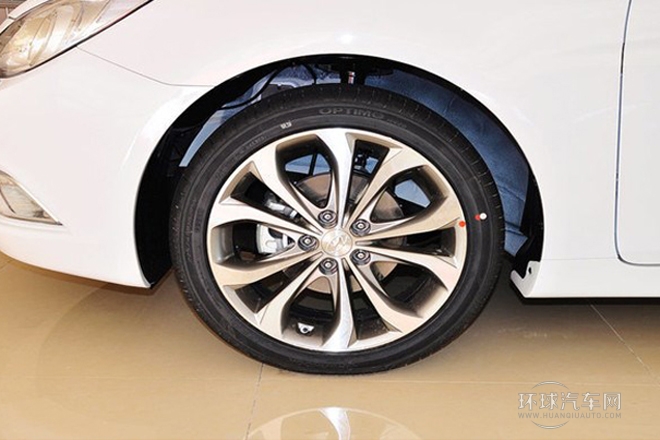 2013款 2.4L 自動尊貴版 國V