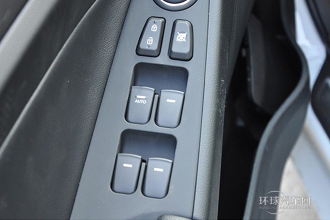 2013款 2.4L 自動尊貴版 國V