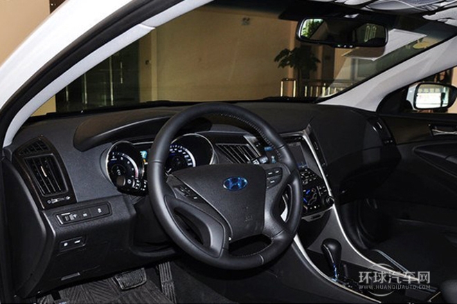 2013款 2.4L 自動尊貴版 國V