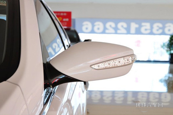 2013款 2.4L 自動(dòng)尊貴版 國(guó)V