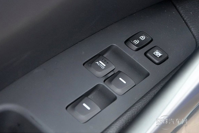 2012款 1.6T 自動旗艦版