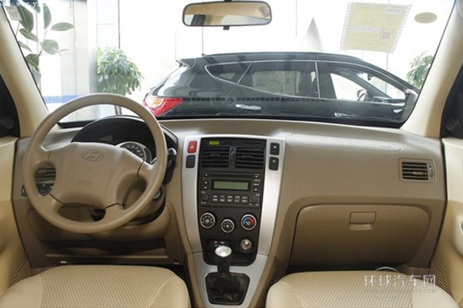 2013款 2.0L 手動兩驅舒適型