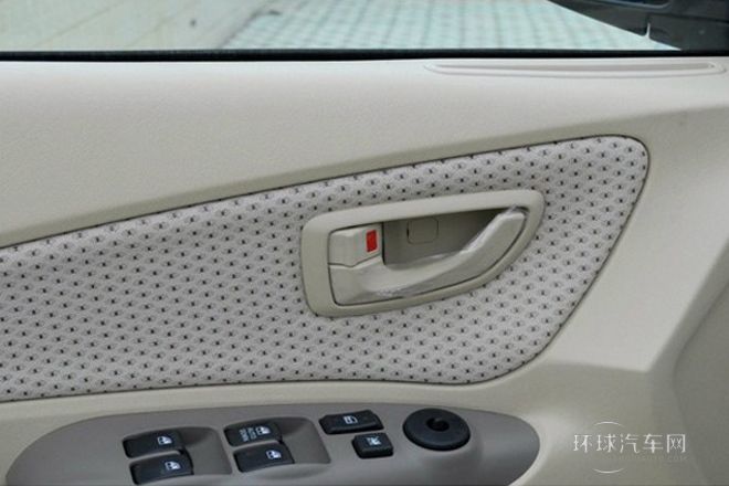 2013款 2.0L 手動兩驅時尚型