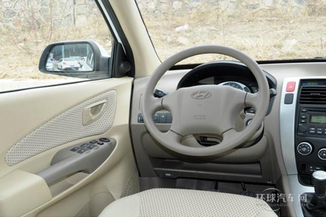 2013款 2.0L 手動(dòng)兩驅(qū)時(shí)尚型