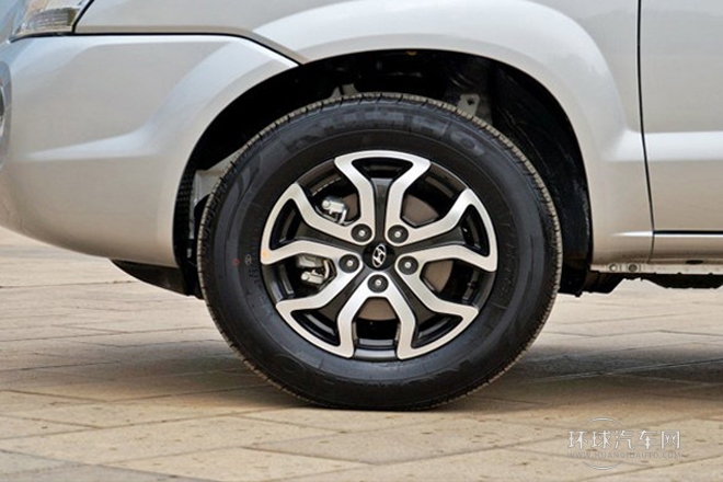 2013款 2.0L 自動兩驅舒適型