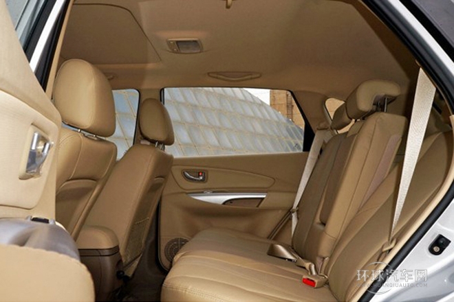 2013款 2.0L 自動兩驅舒適型