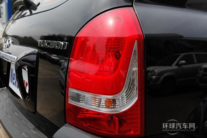 2013款 2.0L 手動四驅(qū)豪華型