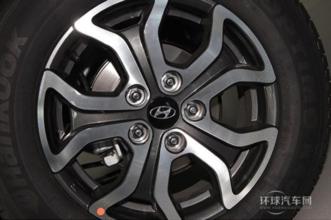 2013款 2.0L 手動(dòng)四驅(qū)尊貴型