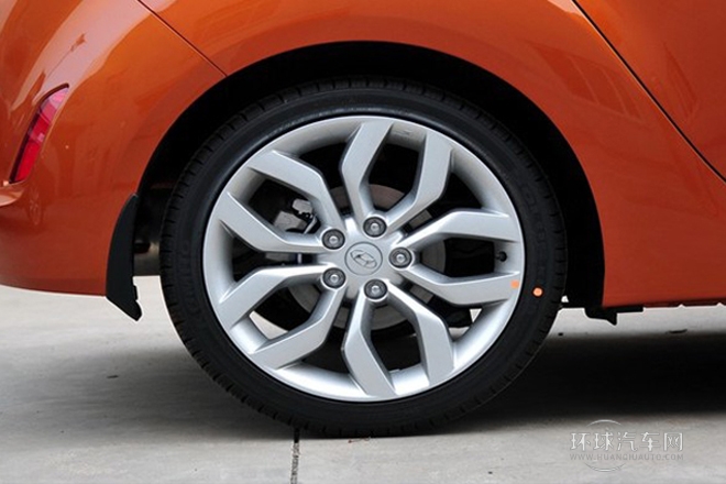 2012款 1.6L 自動豪華版