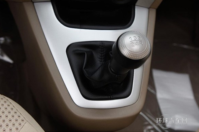 2013款 2.0L 手動四驅尊貴型