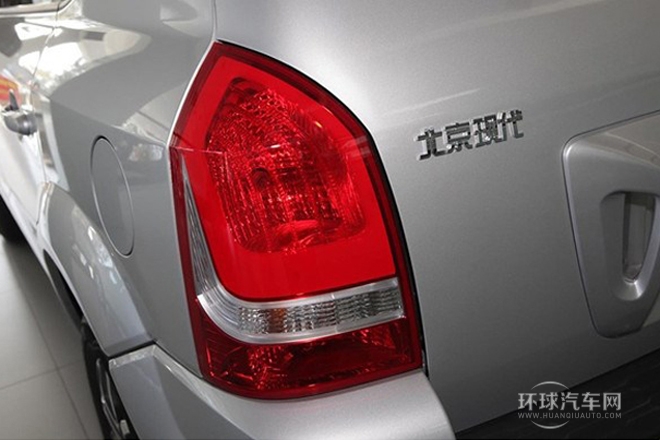 2013款 2.0L 手動(dòng)四驅(qū)尊貴型