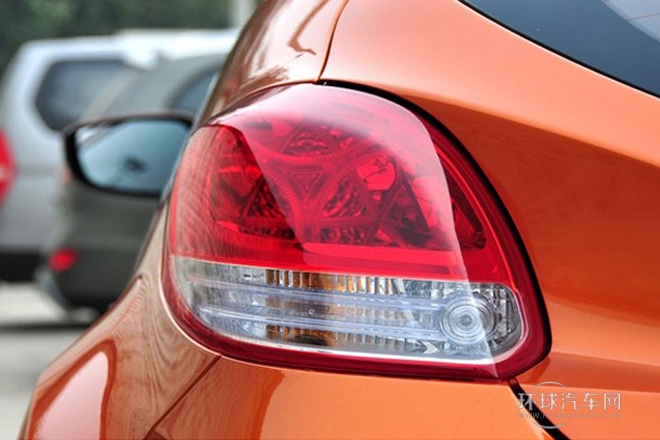 2012款 1.6L 自動豪華版