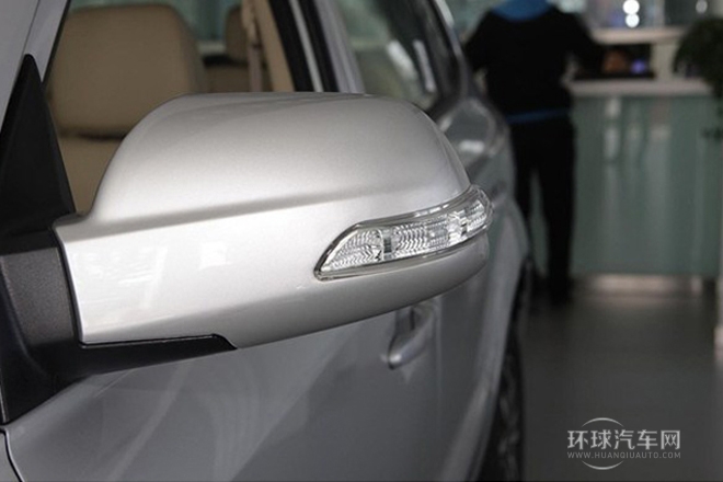 2013款 2.0L 手動四驅尊貴型