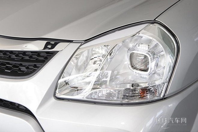 2013款 2.0L 手動四驅尊貴型