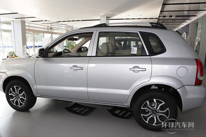 2013款 2.0L 手動(dòng)四驅(qū)尊貴型