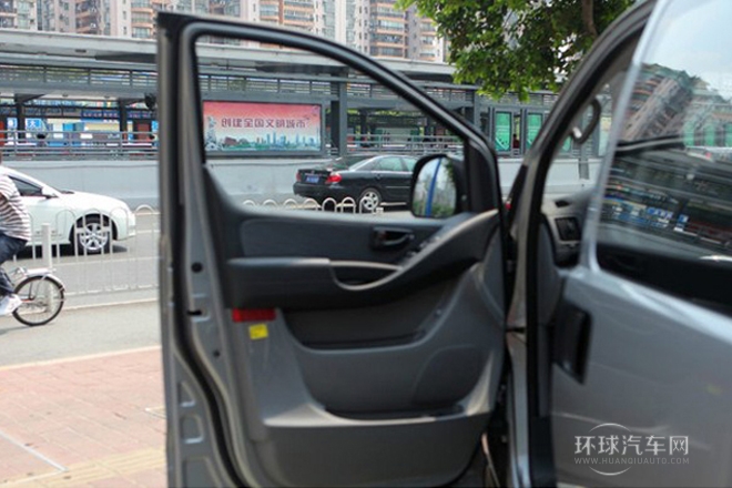 2011款 2.4L 舒適版