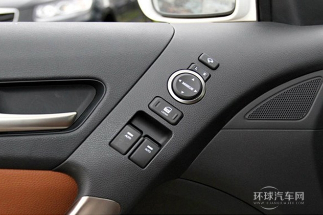 2012款 2.0T 手動酷動版