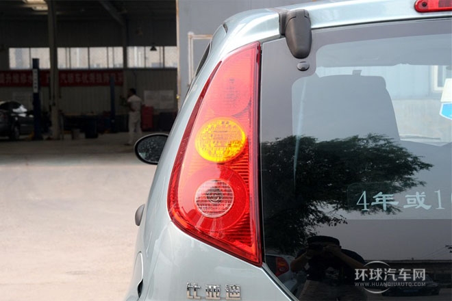 2013款 1.0L AMT 鉉酷型