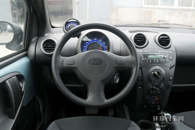 2013款 1.0L AMT 鉉酷型