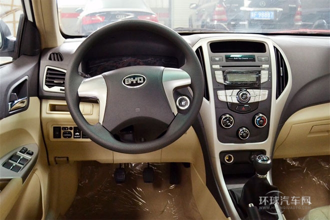 2014款 1.5L 手動舒適型