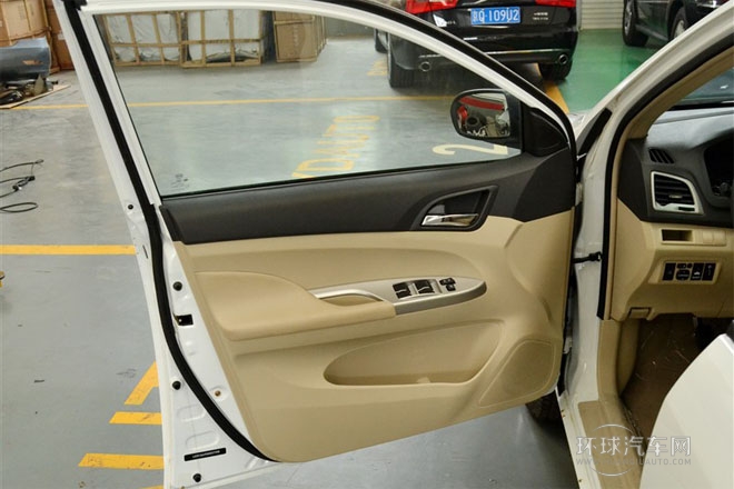 2014款 1.5L 手動舒適型