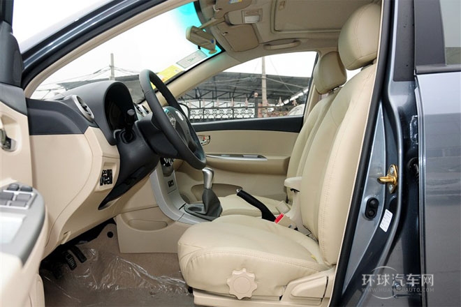 2012款 1.5L 手動(dòng)豪華型