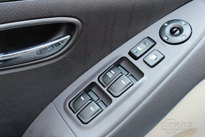 2011款 1.6L 手動(dòng)頂級型