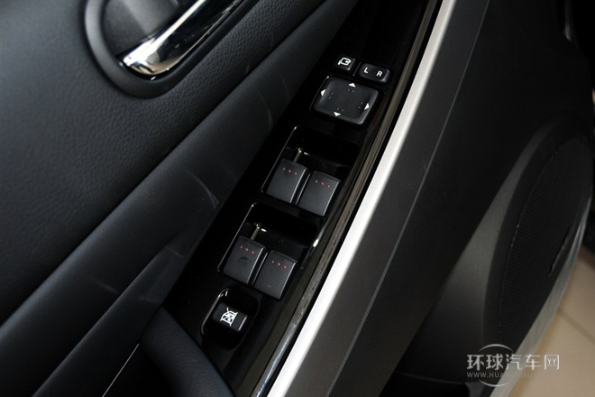 2014款 2.5L 兩驅尊貴版