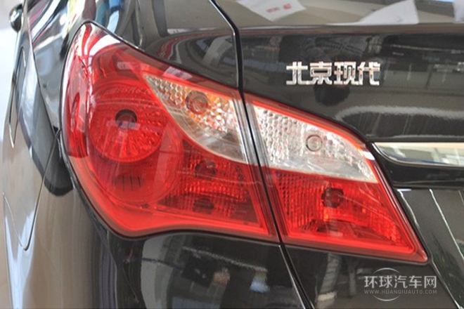 2011款 1.8L 自動豪華型