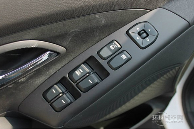 2013款 2.0L 手動兩驅舒適型GL 國IV