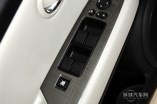 2012款 2.0L 自動豪華版