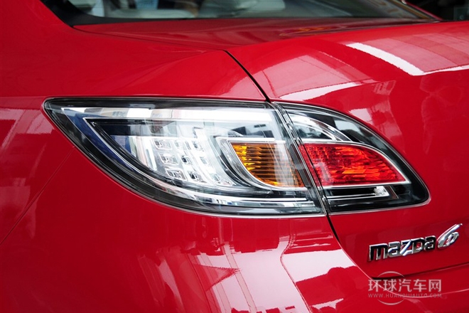 2012款 2.0L 自動豪華版