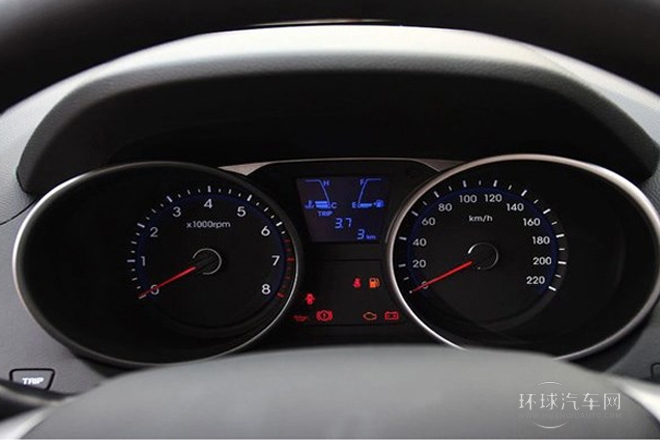 2013款 2.0L 手動兩驅(qū)舒適型GL 國V