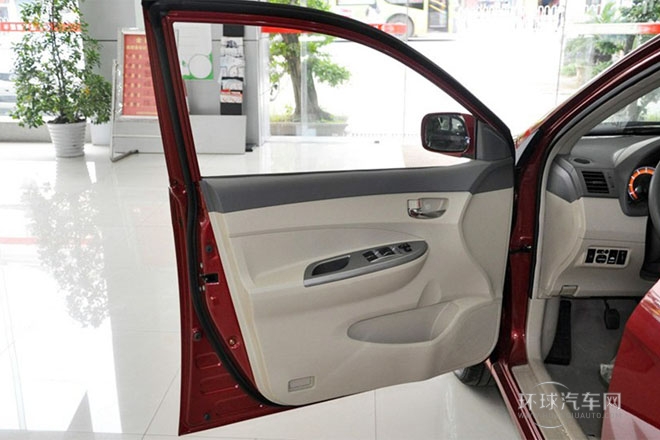 2013款 2.0L 手動豪華型