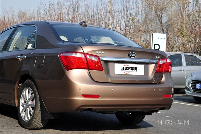 2013款 2.0L 手動尊貴型