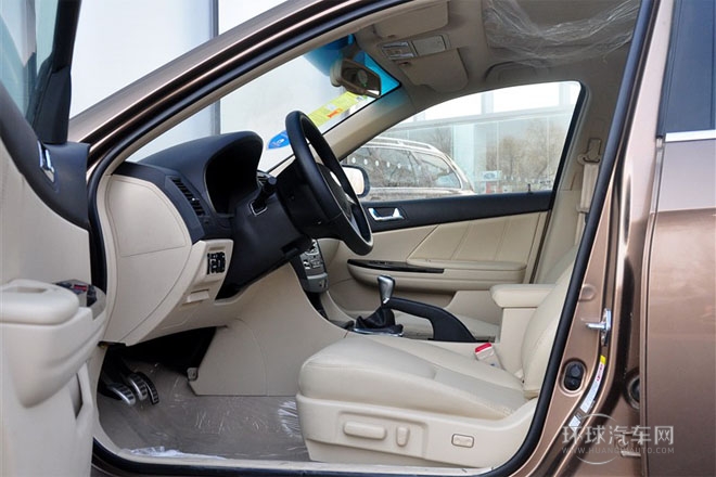 2013款 2.0L 手動(dòng)尊貴型