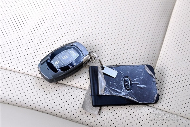 2013款 2.0L 手動(dòng)尊貴型