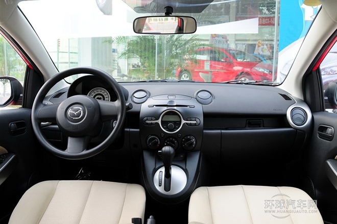 2012款 兩廂炫動(dòng) 1.3L 自動(dòng)標(biāo)準(zhǔn)版