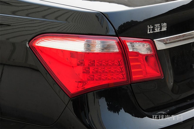 2013款 1.5TI 手動尊貴型