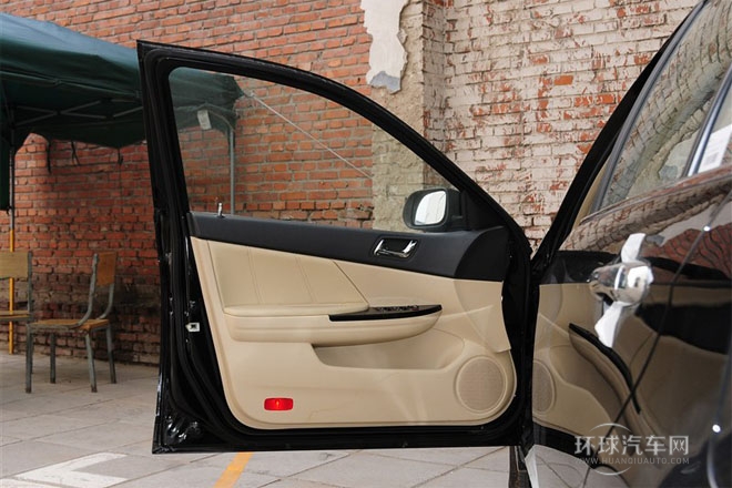 2013款 1.5TI 手動尊貴型