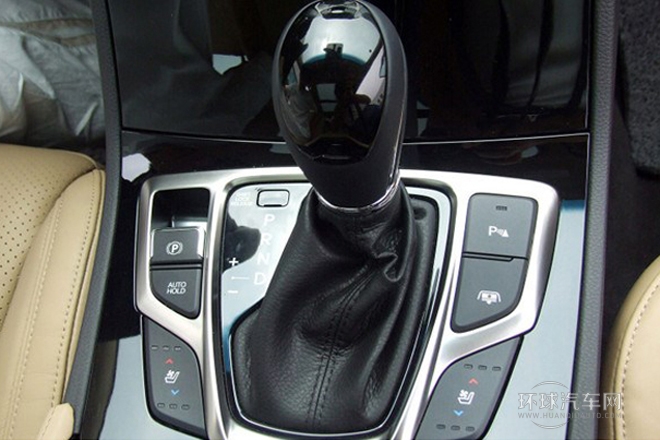 2011款 3.0L 旗艦型