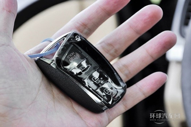 2011款 3.0L 尊貴型