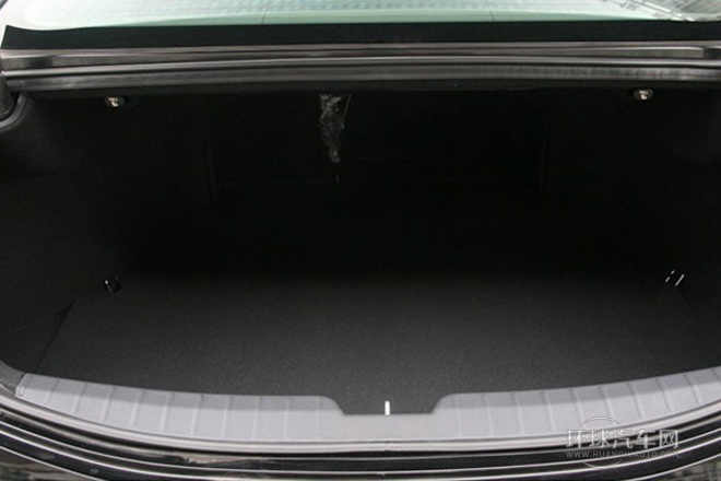 2011款 3.0L 尊貴型